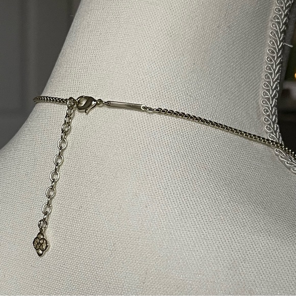 KENDRA SCOTT | LAYDEN NECKLACE | CRUSHED ABALONE SHELL | GOLD TONE | 14.5" CHAIN - Picture 8 of 10